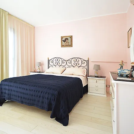 Frühstückspension Mar Dei Poeti - Luxury 4*
